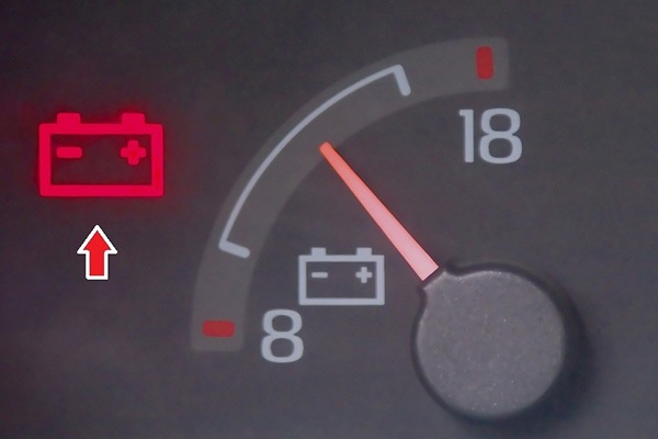 کاهش قدرت لوازم برقی خودرو؛ نشانه‌ای از اتمام ظرفیت باتری خودرو